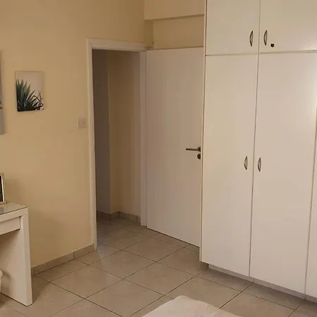 Victoria Court 201 *